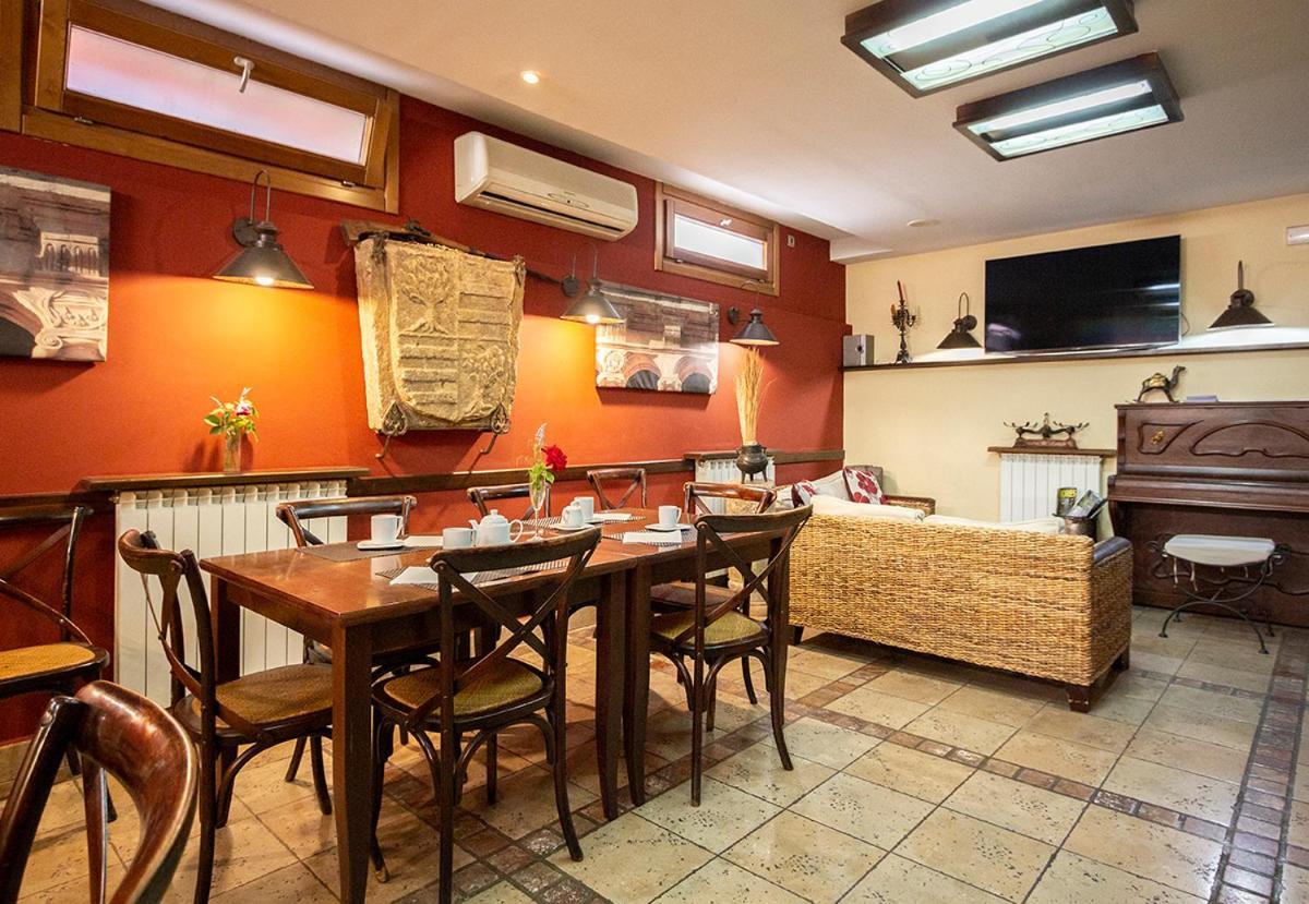 Hostal Los Canteros Golmayo Екстер'єр фото