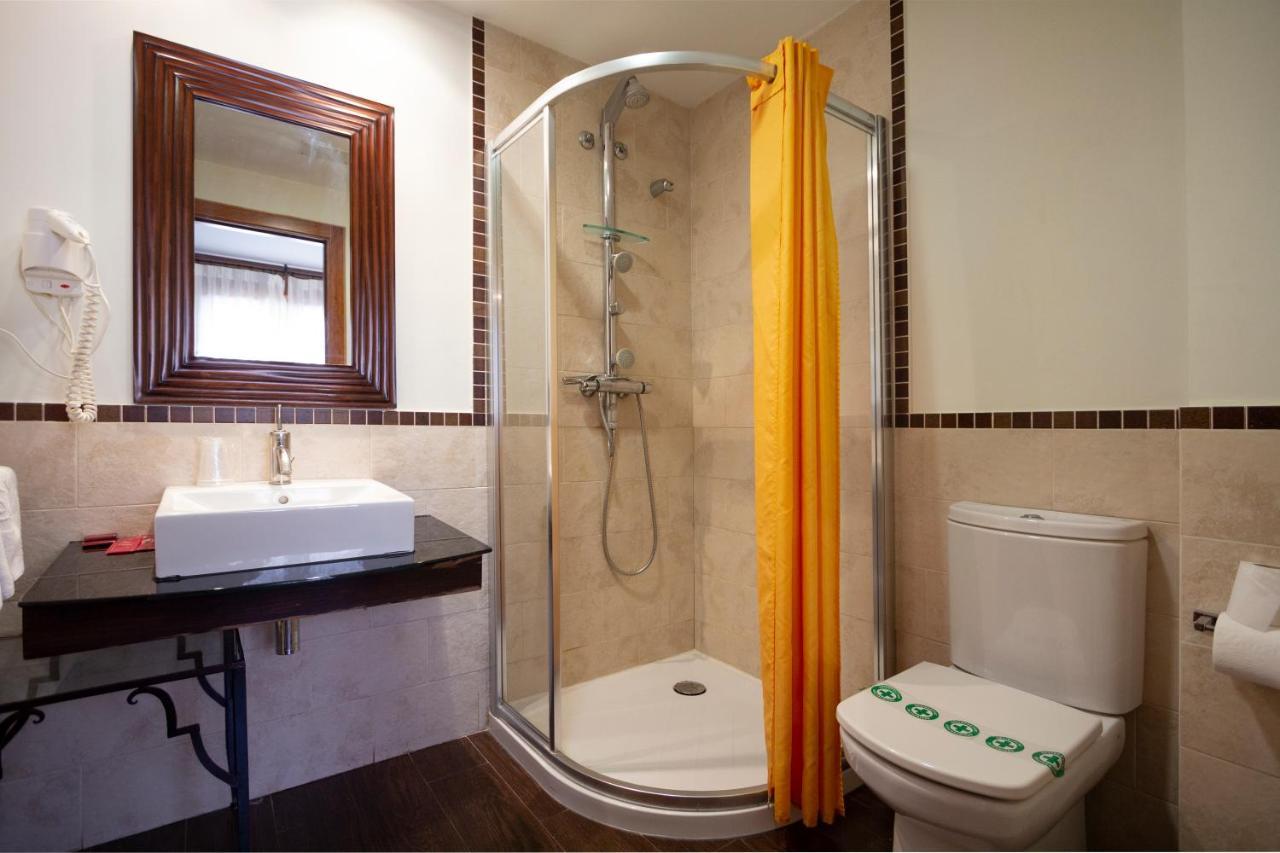 Hostal Los Canteros Golmayo Екстер'єр фото